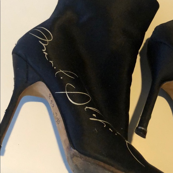 Manolo Blahnik x Vetements - Picture 3 of 4